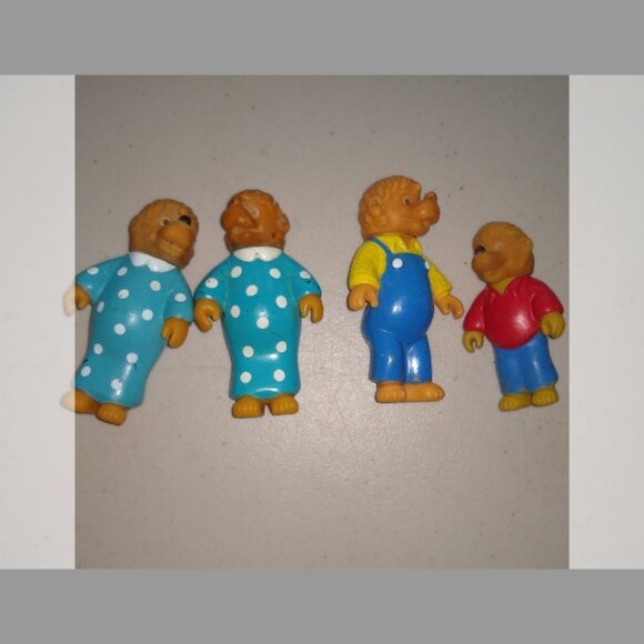 Other - Berenstain Bears: Mama. Papa & Brother figurines x 4 Used